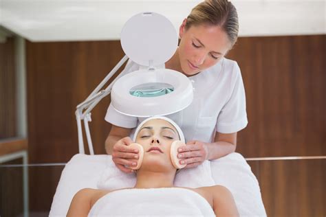 What Is The Role Of A Skincare Therapist?